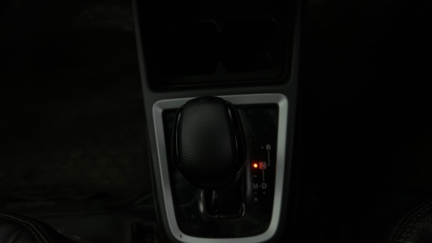 Used 2018 Maruti Suzuki Swift VXi AMT Petrol Automatic interior GEAR  KNOB VIEW