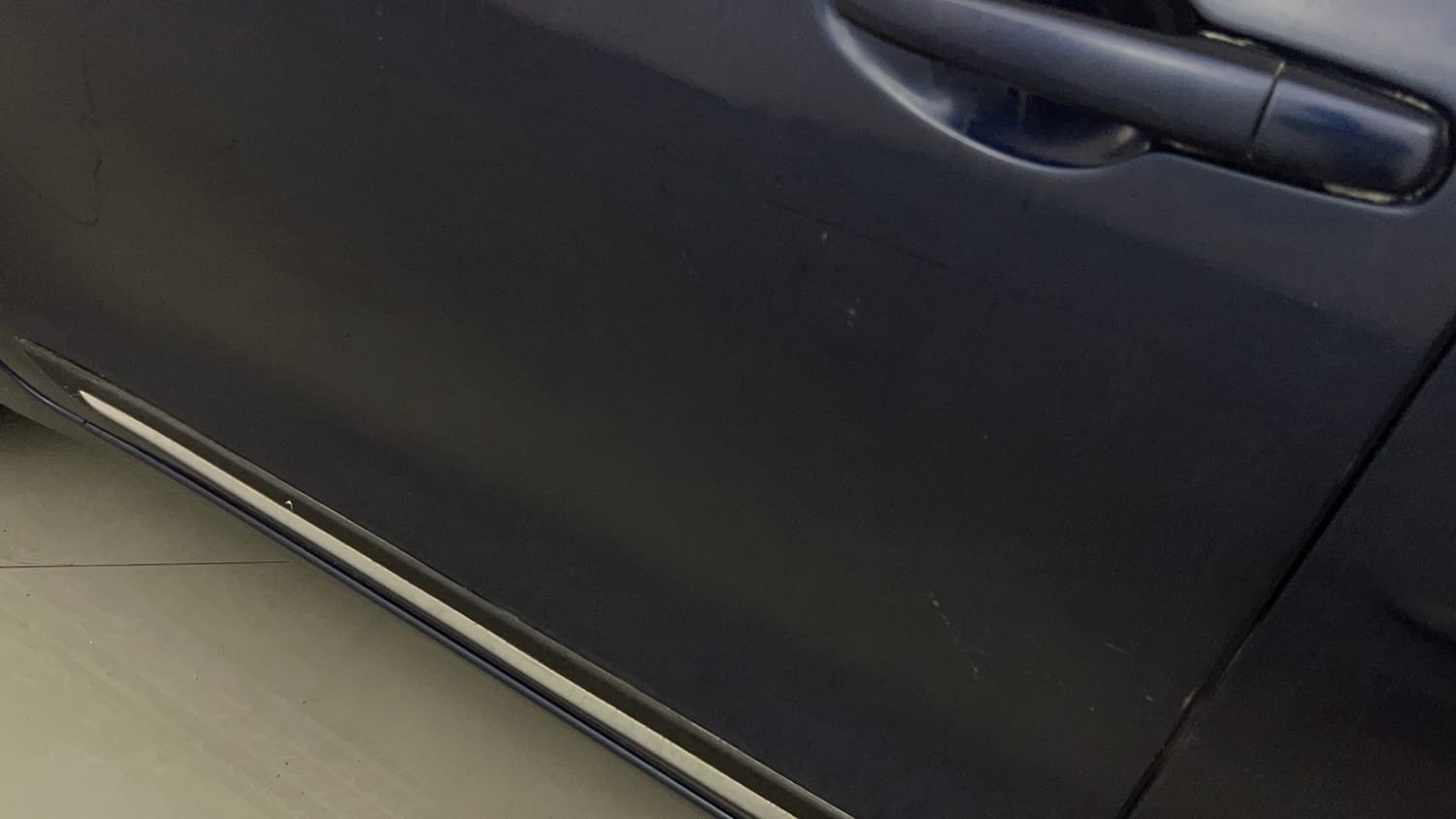 Used 2018 Maruti Suzuki Swift VXi AMT Petrol Automatic dents MINOR SCRATCH