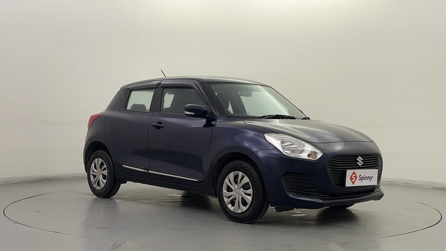 Used 2018 Maruti Suzuki Swift VXi AMT Petrol Automatic exterior RIGHT FRONT CORNER VIEW