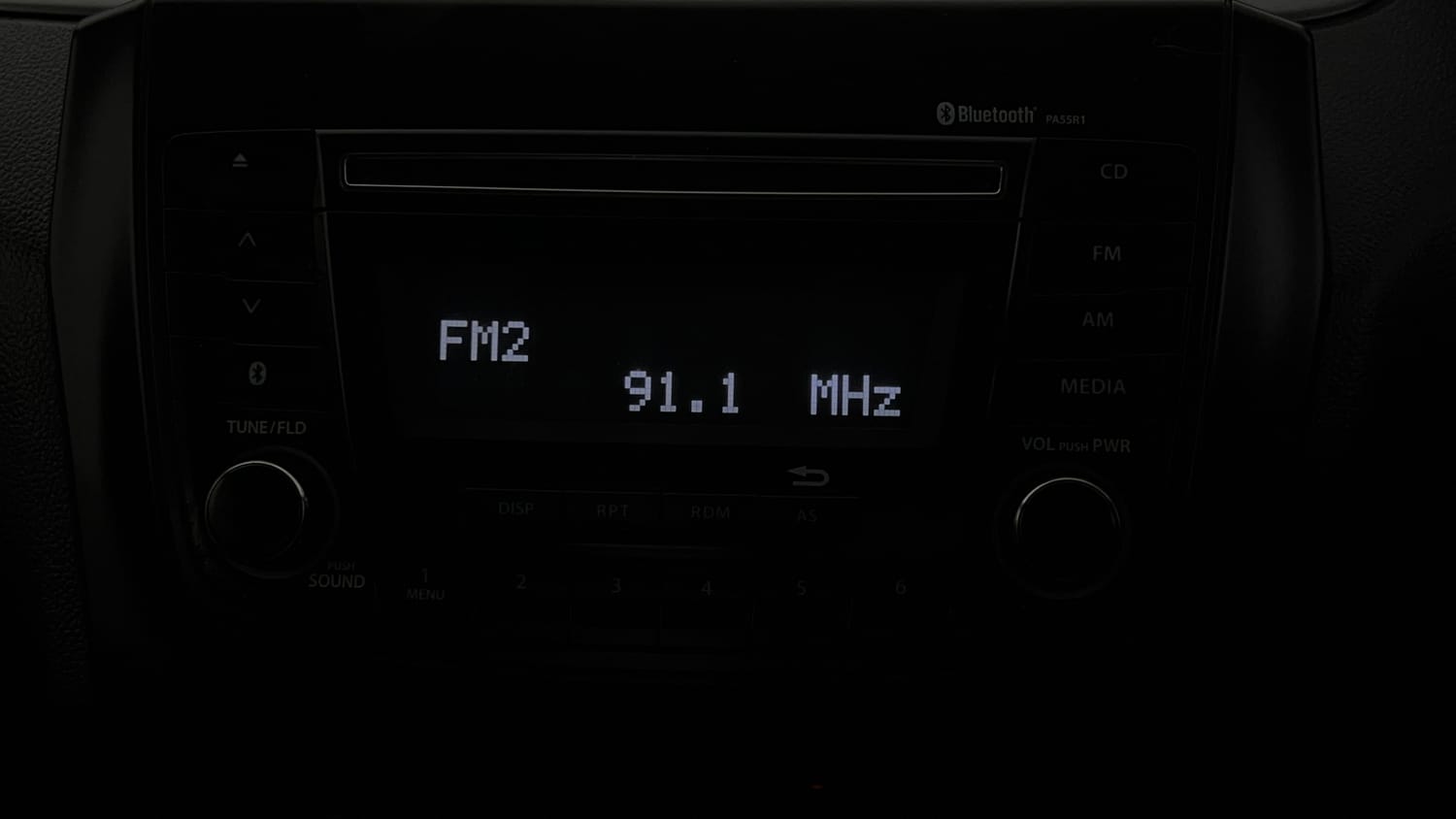 Used 2018 Maruti Suzuki Swift VXi AMT Petrol Automatic top_features Integrated (in-dash) music system