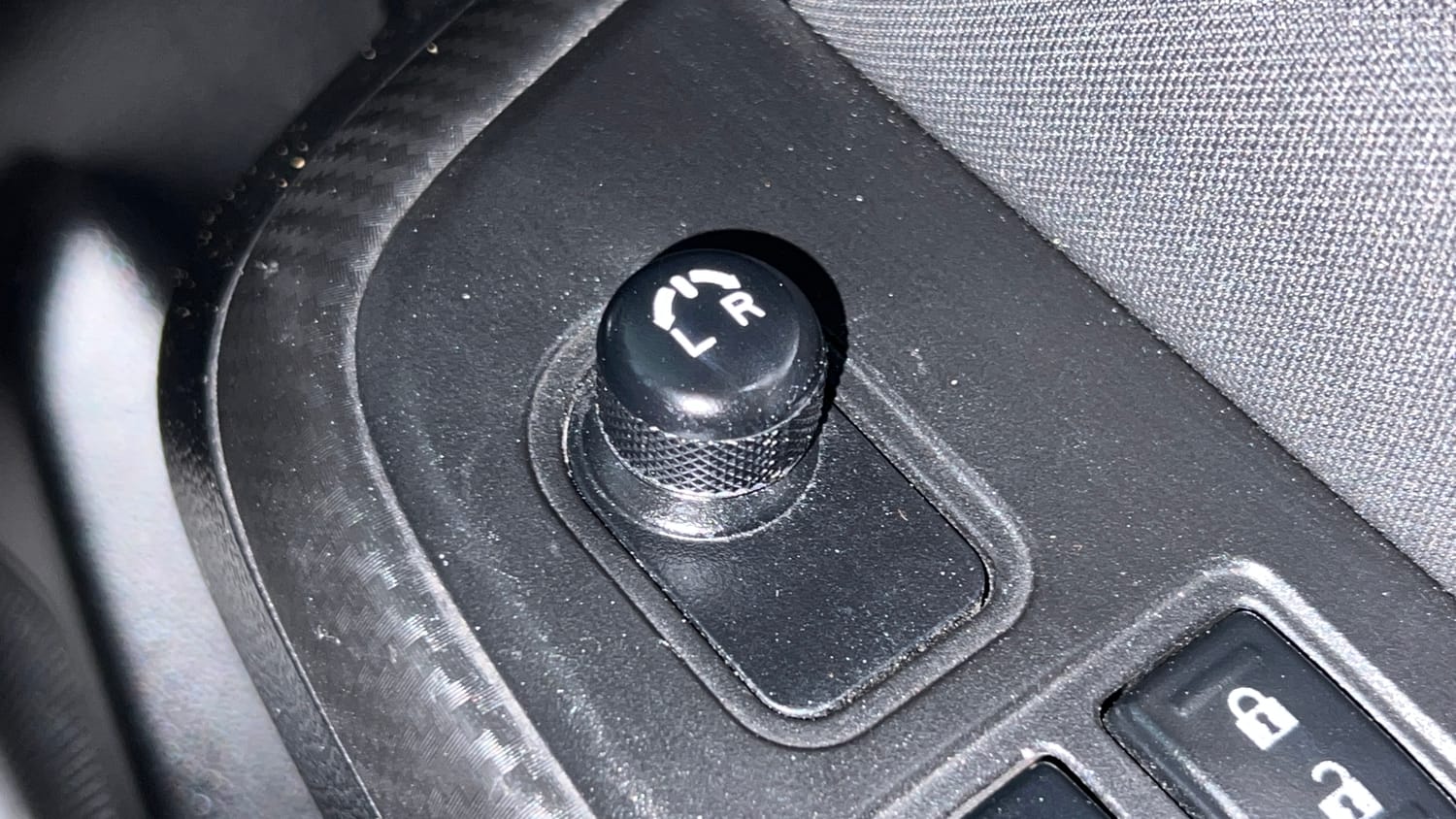 Used 2018 Maruti Suzuki Swift VXi AMT Petrol Automatic top_features Adjustable ORVM