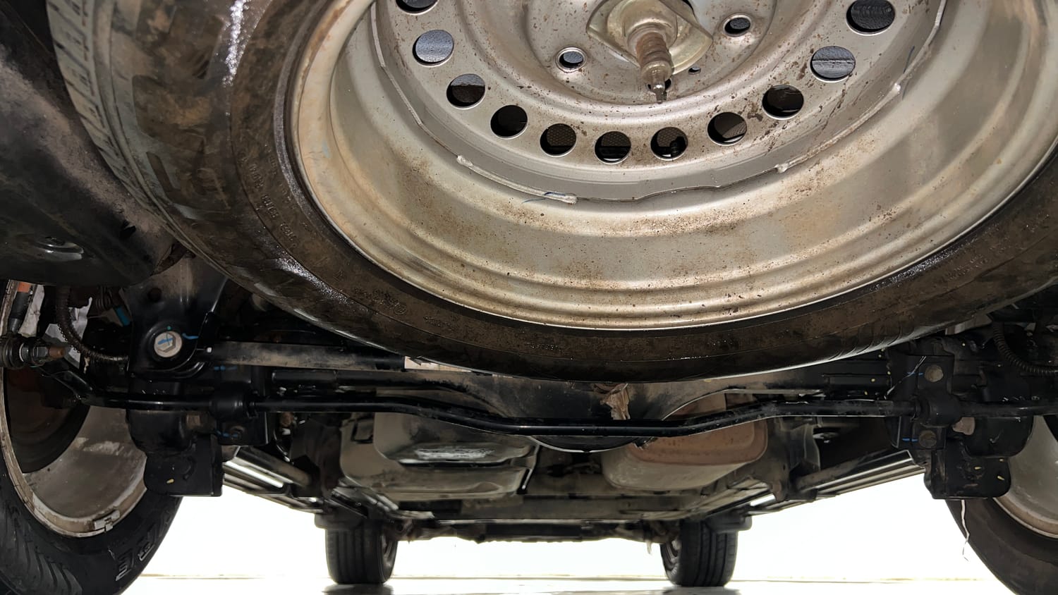 Used 2023 Mahindra Scorpio N Z8 L Diesel AT 4WD 7 STR Diesel Automatic extra REAR UNDERBODY VIEW (TAKEN FROM REAR)