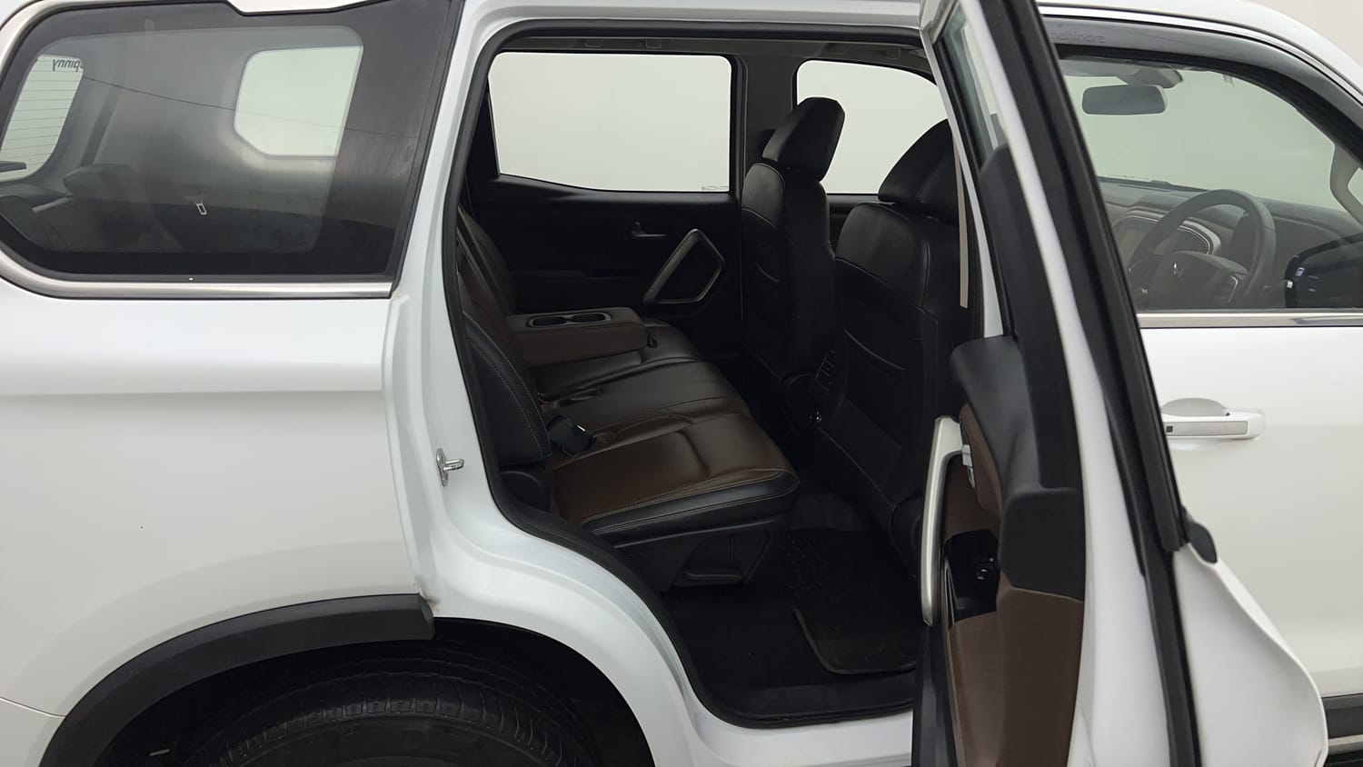 Used 2023 Mahindra Scorpio N Z8 L Diesel AT 4WD 7 STR Diesel Automatic interior RIGHT SIDE REAR DOOR CABIN VIEW