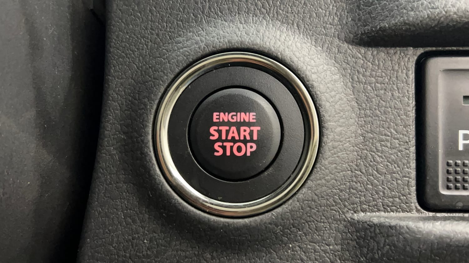 Used 2016 Maruti Suzuki Vitara Brezza ZDi+ Dual Tone Diesel Manual top_features Keyless start
