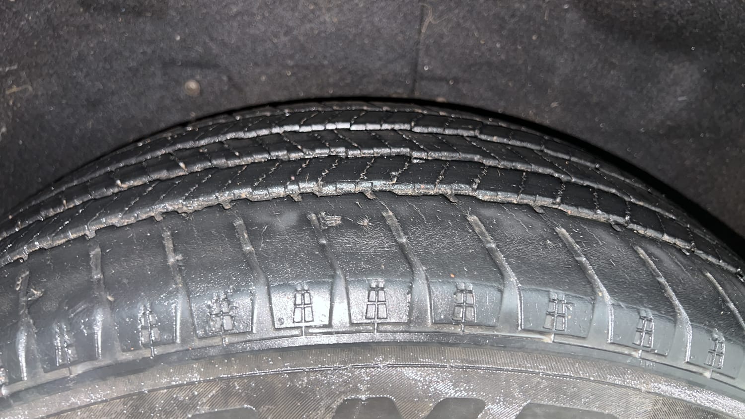 Used 2023 Mahindra Scorpio N Z8 L Diesel AT 4WD 7 STR Diesel Automatic tyres RIGHT REAR TYRE TREAD VIEW