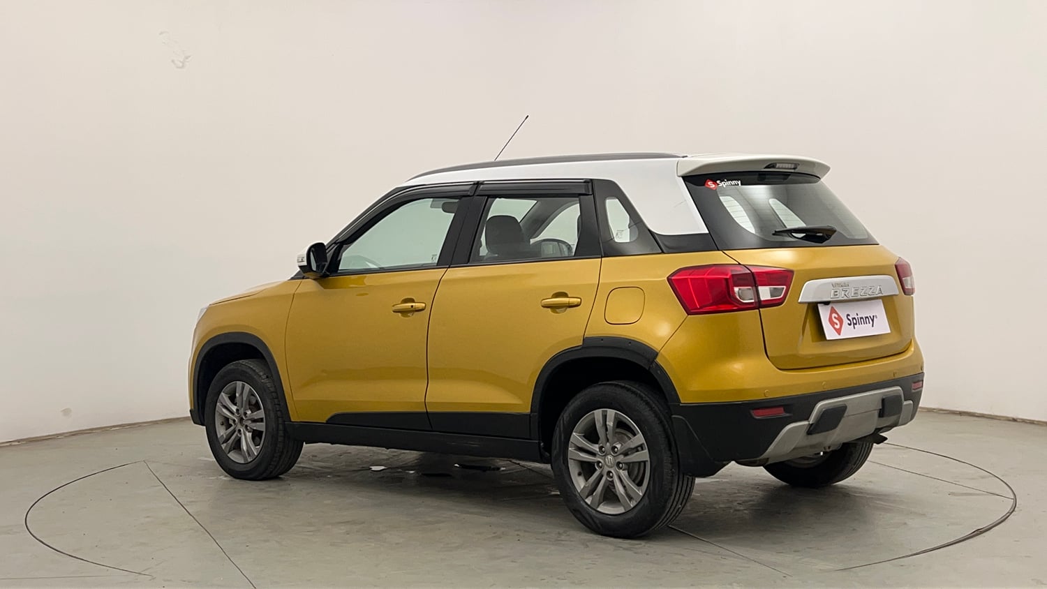 Used 2016 Maruti Suzuki Vitara Brezza ZDi+ Dual Tone Diesel Manual exterior LEFT REAR CORNER VIEW