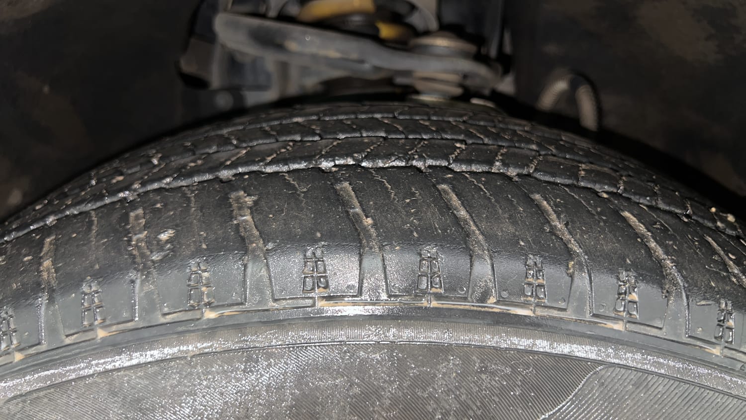 Used 2023 Mahindra Scorpio N Z8 L Diesel AT 4WD 7 STR Diesel Automatic tyres LEFT FRONT TYRE TREAD VIEW