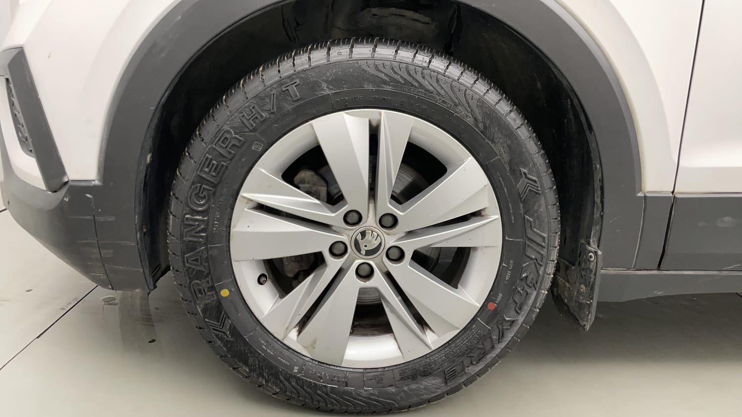 Used 2023 Skoda Kushaq Ambition 1.0L TSI MT Petrol Manual tyres LEFT FRONT TYRE RIM VIEW