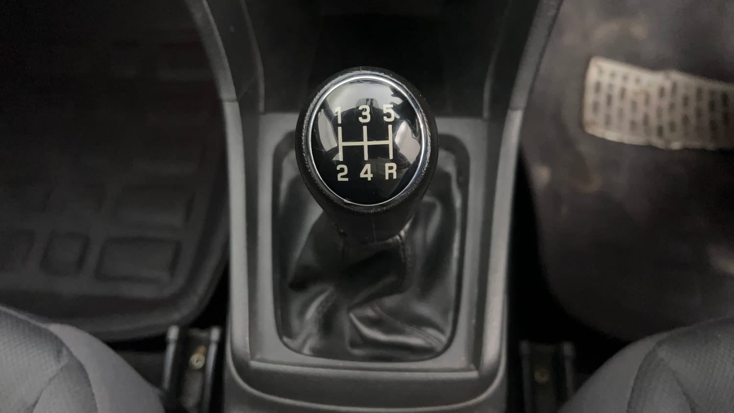 Used 2016 Maruti Suzuki Vitara Brezza ZDi+ Dual Tone Diesel Manual interior GEAR  KNOB VIEW