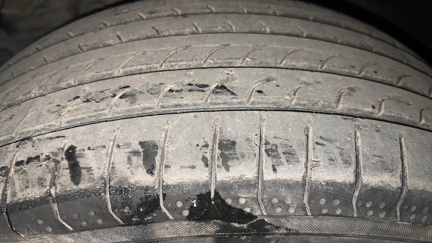 Used 2016 Maruti Suzuki Vitara Brezza ZDi+ Dual Tone Diesel Manual tyres LEFT FRONT TYRE TREAD VIEW