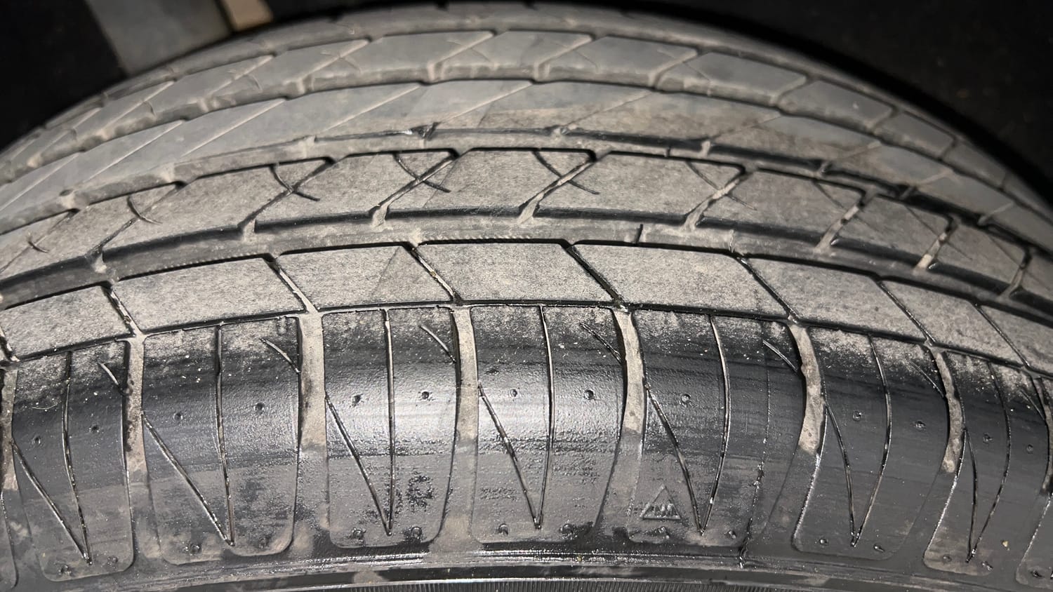 Used 2016 Maruti Suzuki Vitara Brezza ZDi+ Dual Tone Diesel Manual tyres RIGHT REAR TYRE TREAD VIEW
