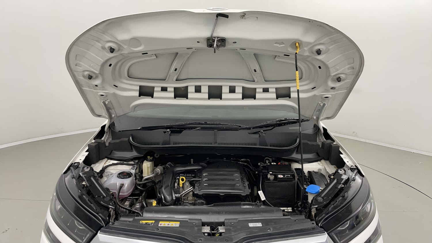 Used 2023 Skoda Kushaq Ambition 1.0L TSI MT Petrol Manual engine ENGINE & BONNET OPEN FRONT VIEW