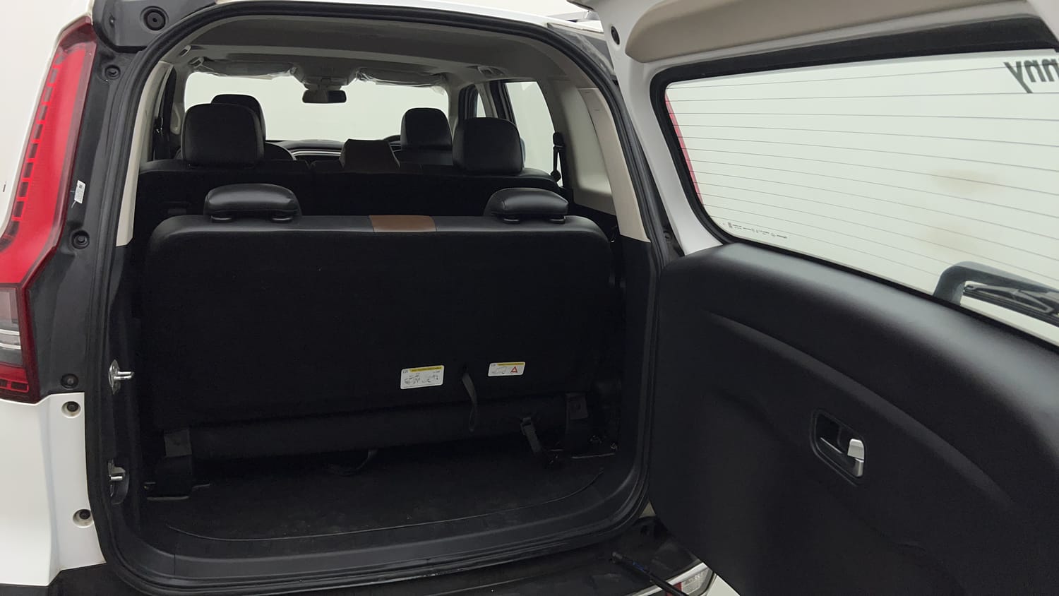Used 2023 Mahindra Scorpio N Z8 L Diesel AT 4WD 7 STR Diesel Automatic interior DICKY INSIDE VIEW