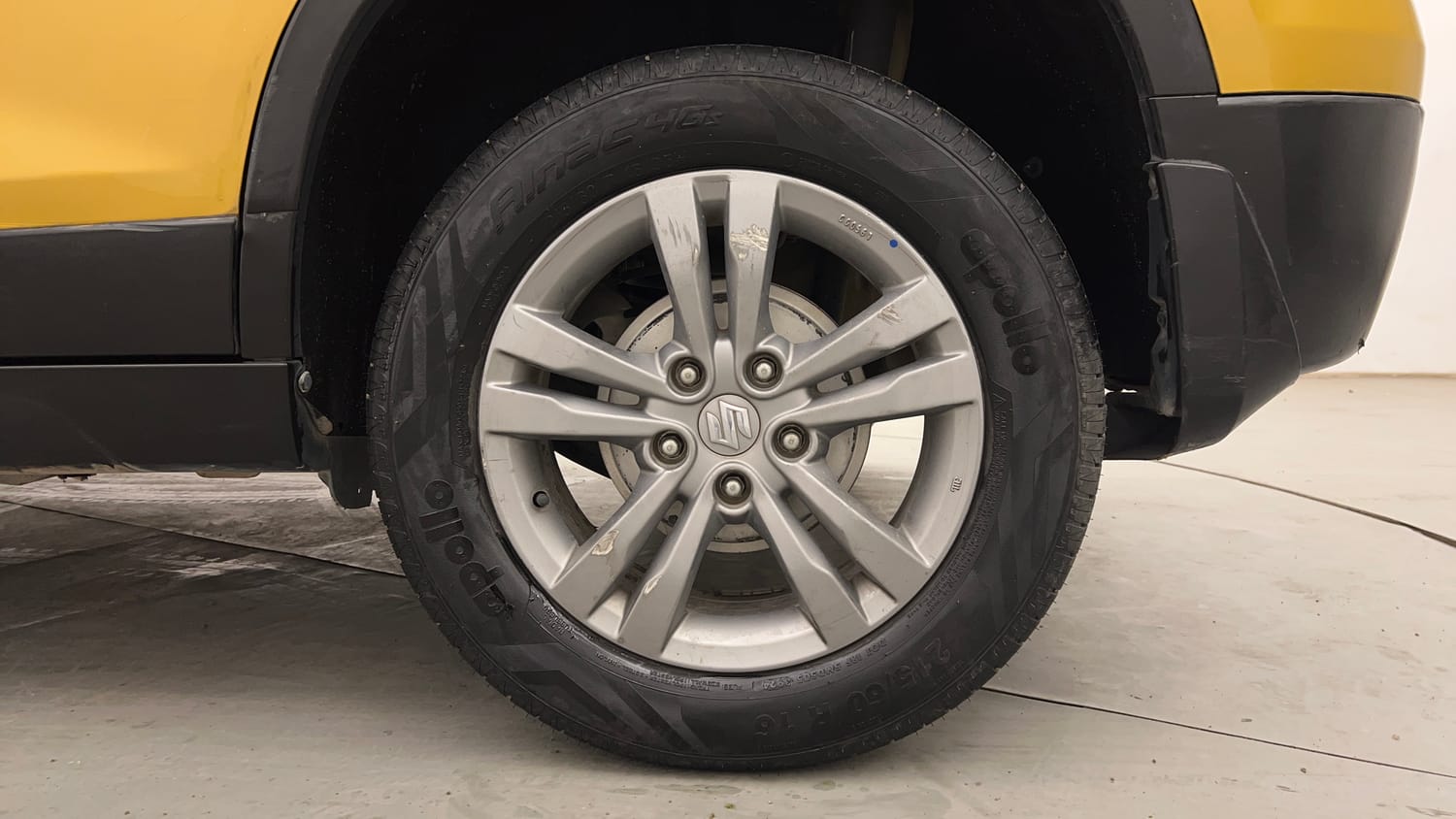 Used 2016 Maruti Suzuki Vitara Brezza ZDi+ Dual Tone Diesel Manual tyres LEFT REAR TYRE RIM VIEW