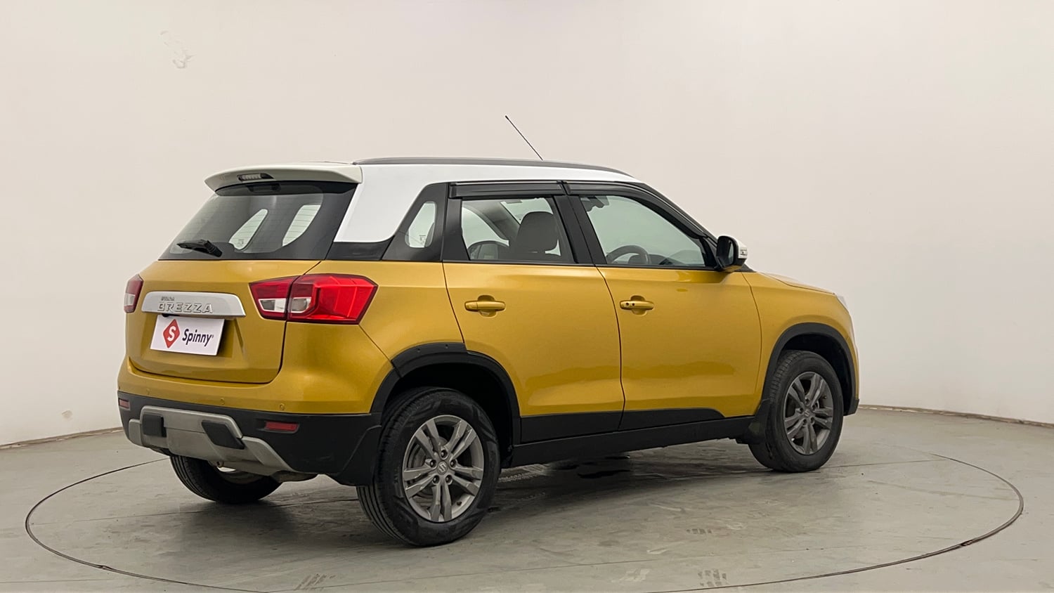 Used 2016 Maruti Suzuki Vitara Brezza ZDi+ Dual Tone Diesel Manual exterior RIGHT REAR CORNER VIEW