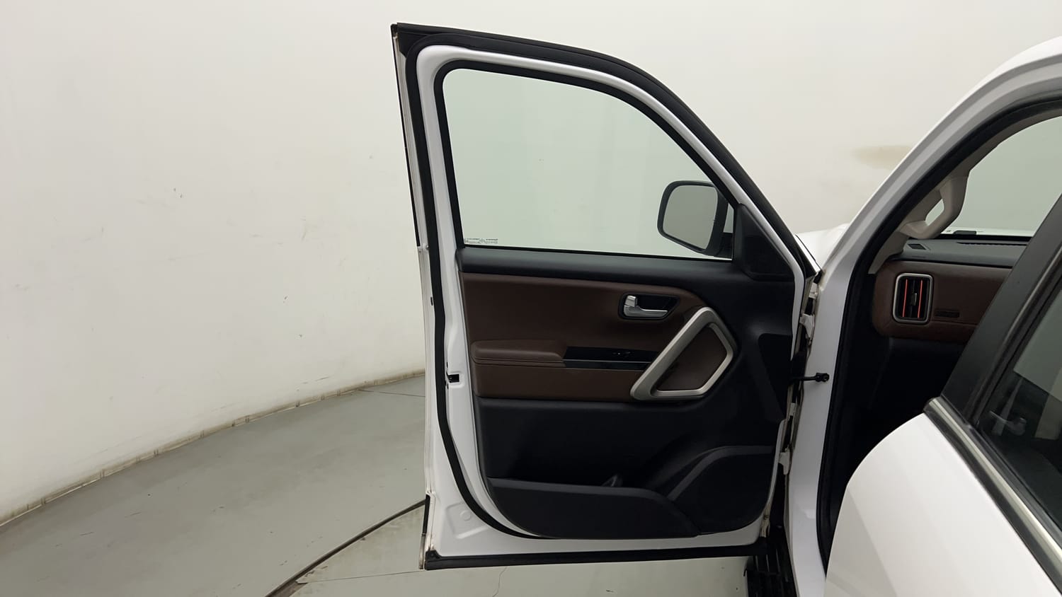 Used 2023 Mahindra Scorpio N Z8 L Diesel AT 4WD 7 STR Diesel Automatic interior LEFT FRONT DOOR OPEN VIEW