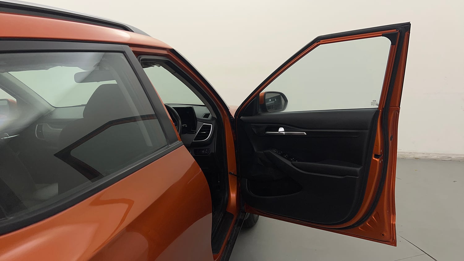 Used 2020 Kia Seltos HTK Plus D Diesel Manual interior RIGHT FRONT DOOR OPEN VIEW
