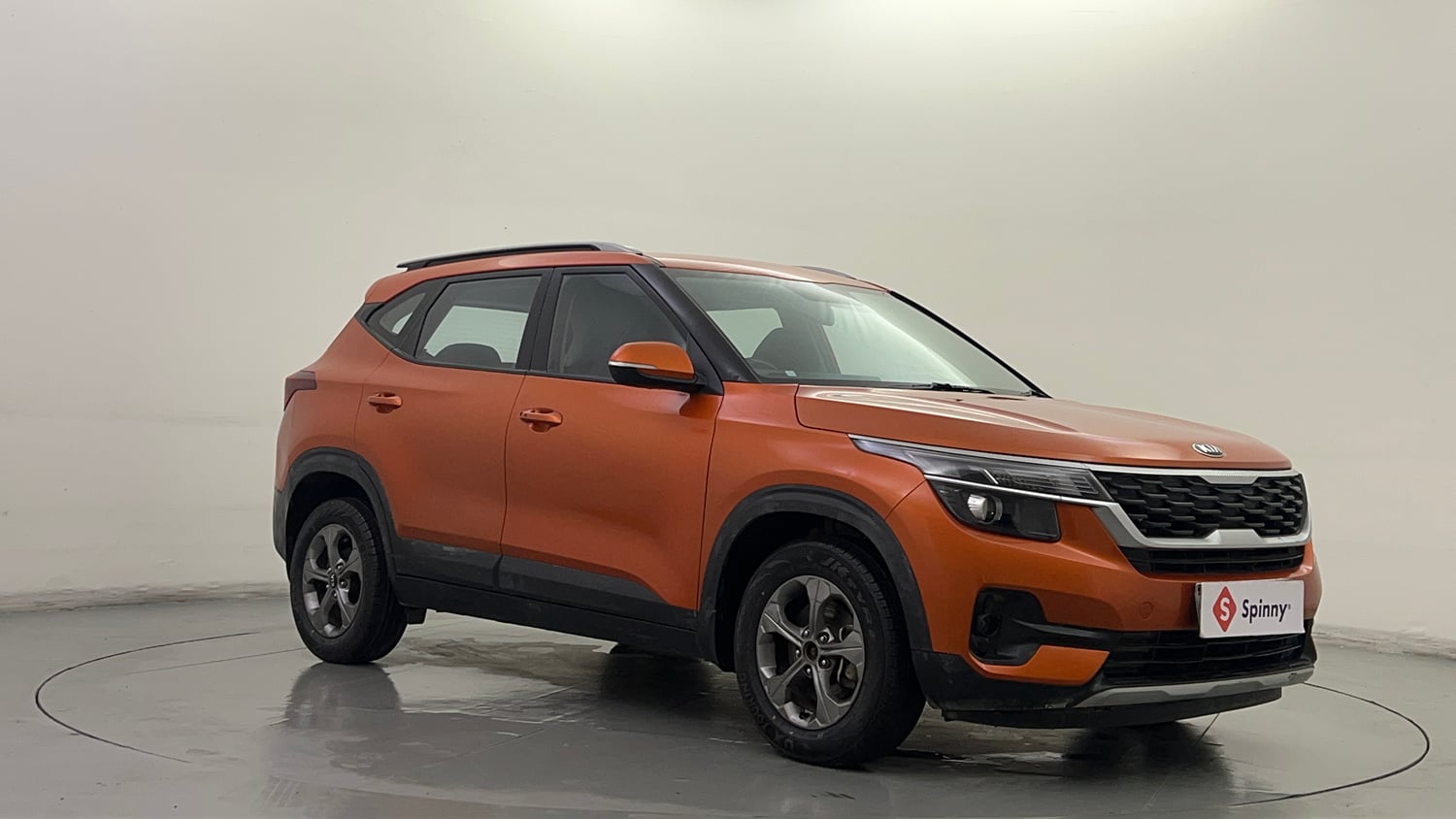 Used 2020 Kia Seltos HTK Plus D Diesel Manual exterior RIGHT FRONT CORNER VIEW