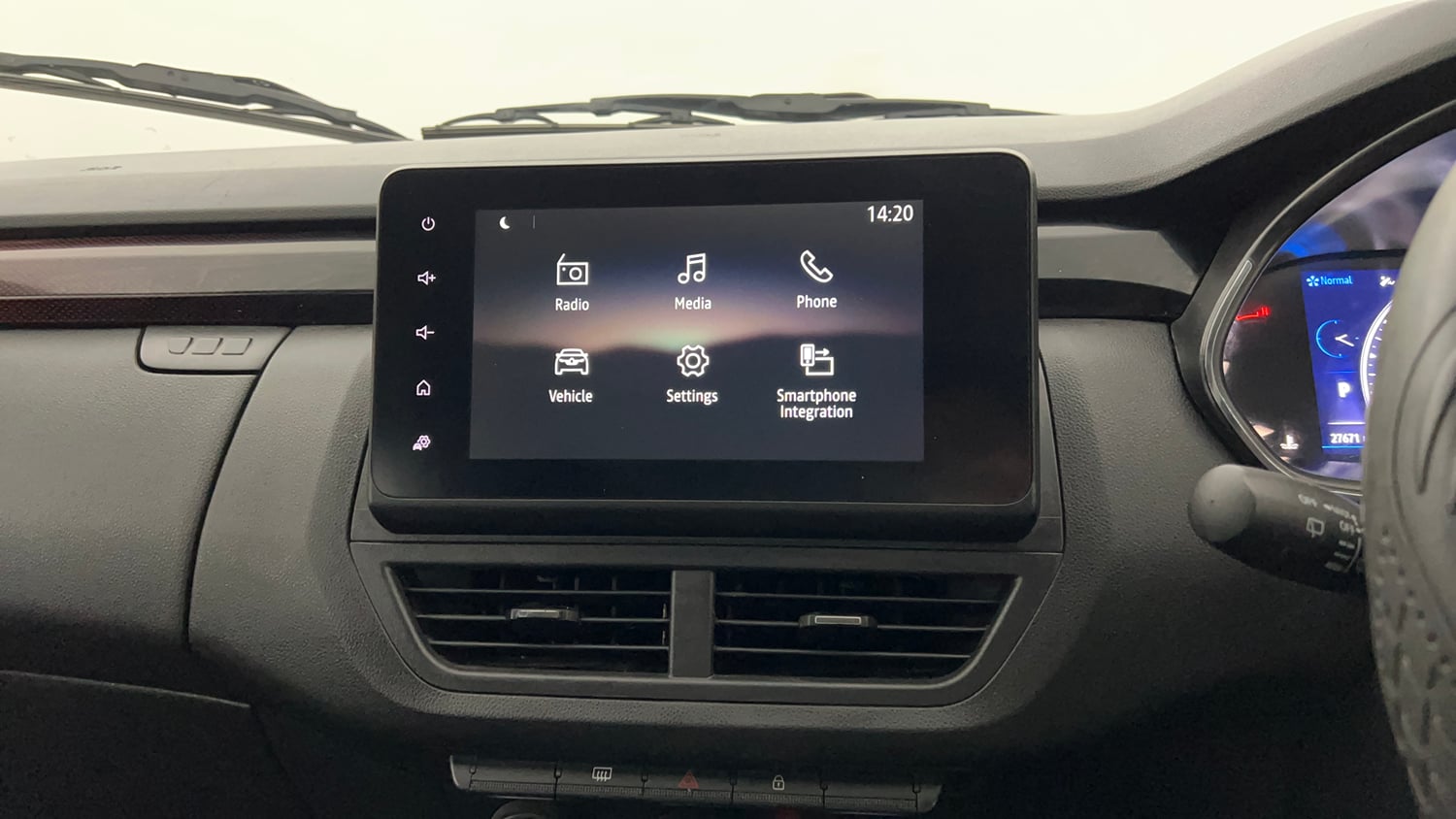 Used 2022 Renault Kiger RXZ Turbo CVT Petrol Automatic top_features Integrated (in-dash) music system