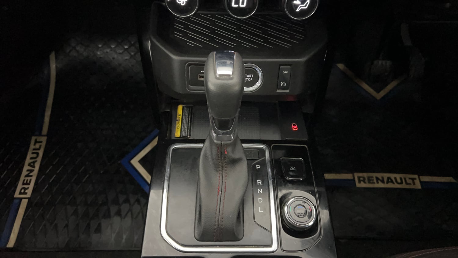 Used 2022 Renault Kiger RXZ Turbo CVT Petrol Automatic interior GEAR  KNOB VIEW
