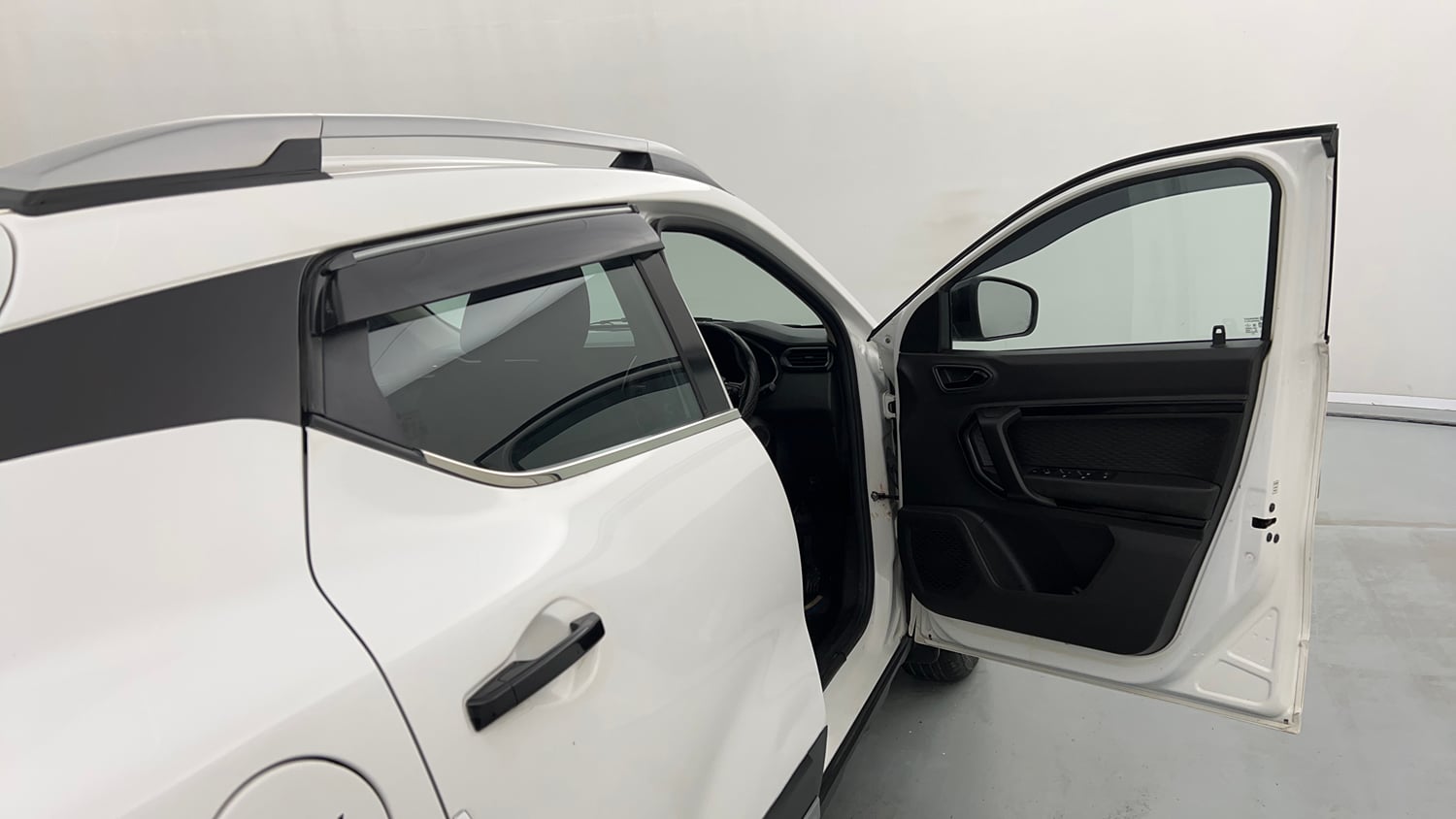 Used 2022 Renault Kiger RXZ Turbo CVT Petrol Automatic interior RIGHT FRONT DOOR OPEN VIEW