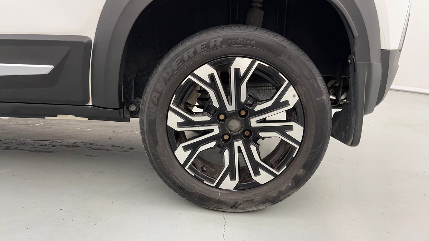 Used 2022 Renault Kiger RXZ Turbo CVT Petrol Automatic tyres LEFT REAR TYRE RIM VIEW