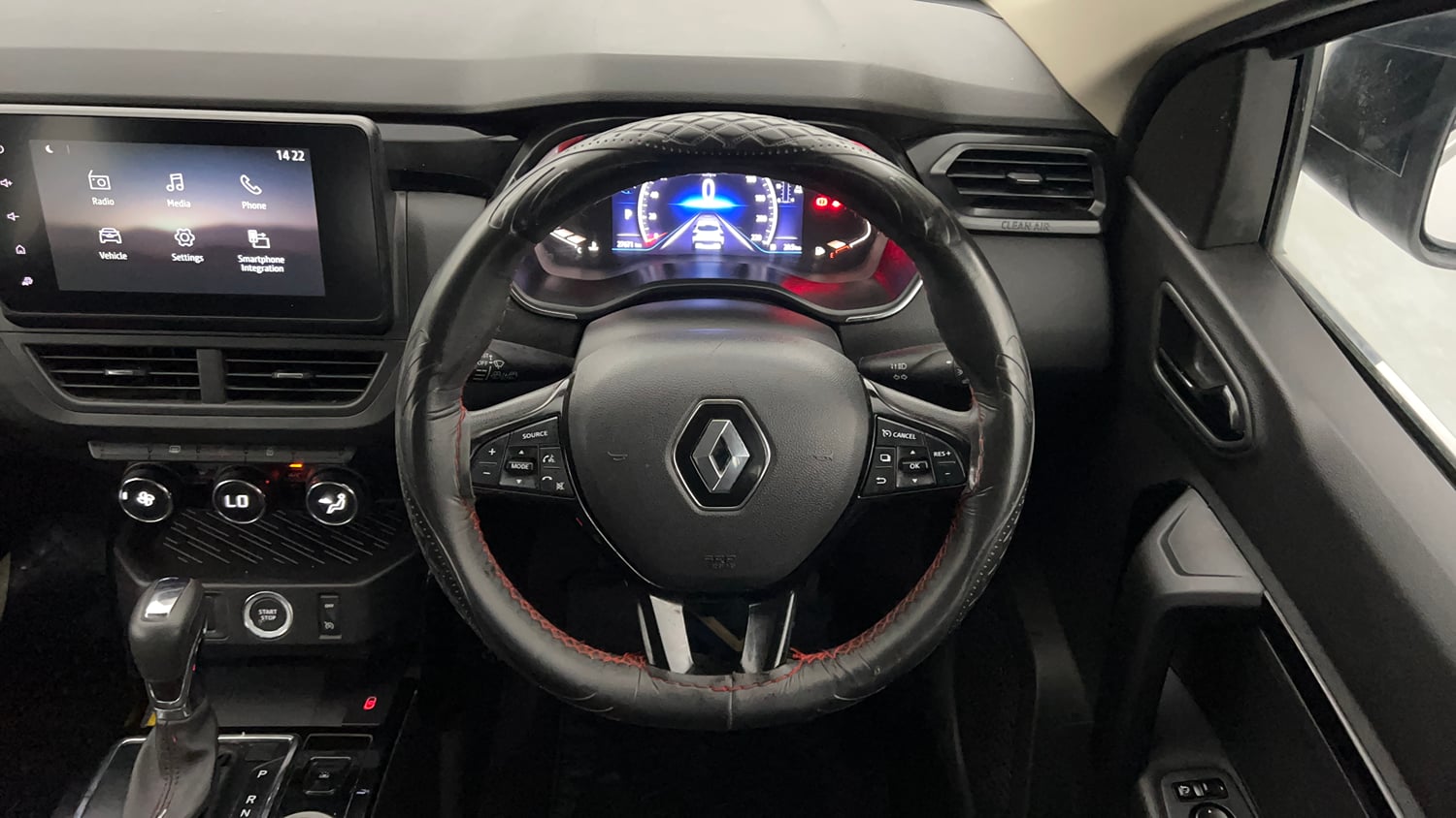 Used 2022 Renault Kiger RXZ Turbo CVT Petrol Automatic interior STEERING VIEW