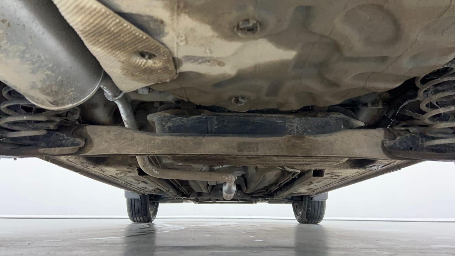 Used 2022 Renault Kiger RXZ Turbo CVT Petrol Automatic extra REAR UNDERBODY VIEW (TAKEN FROM REAR)