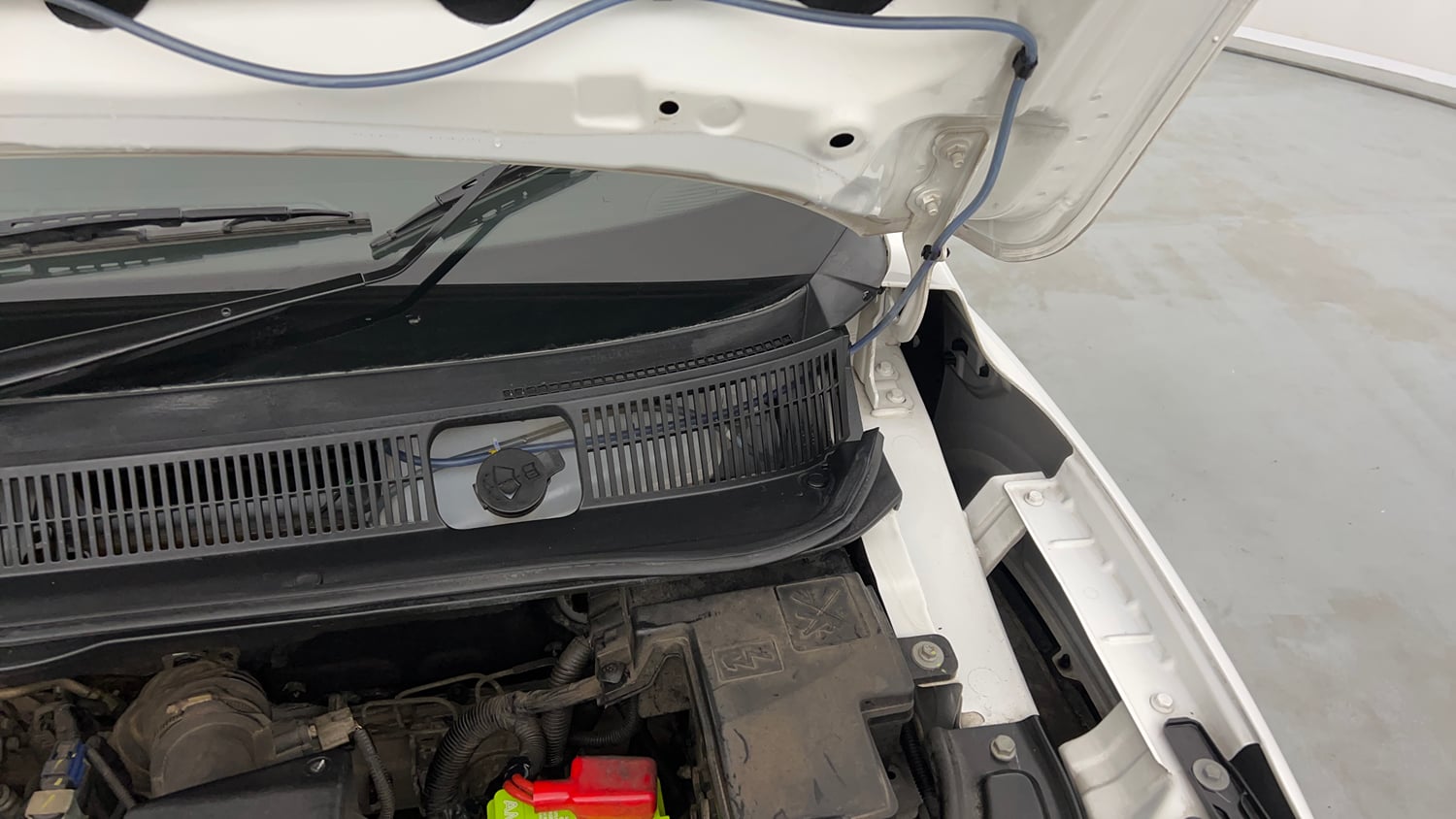 Used 2022 Renault Kiger RXZ Turbo CVT Petrol Automatic engine ENGINE LEFT SIDE HINGE & APRON VIEW
