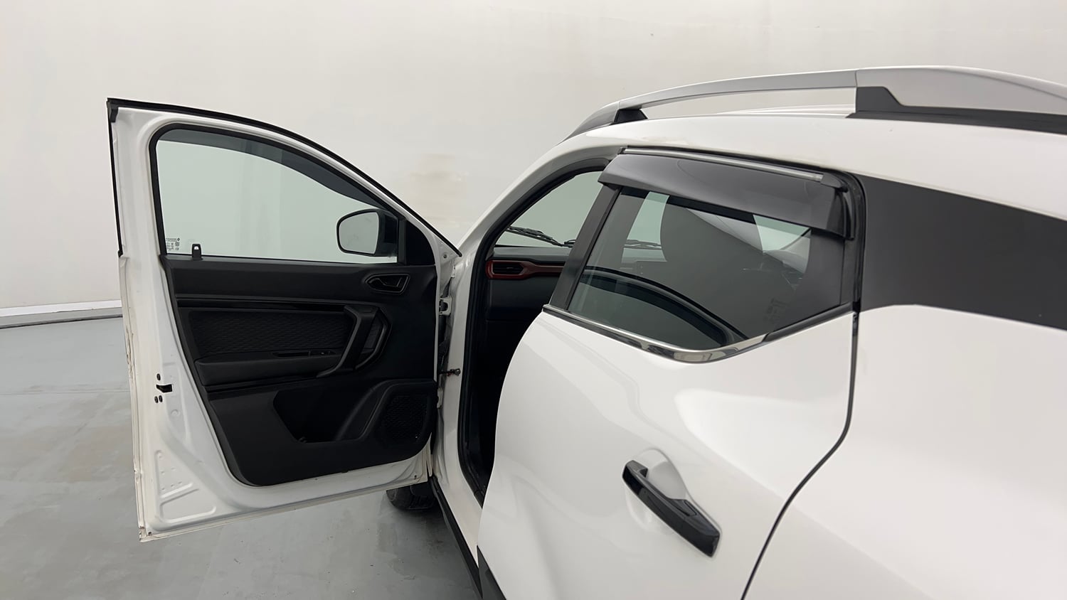 Used 2022 Renault Kiger RXZ Turbo CVT Petrol Automatic interior LEFT FRONT DOOR OPEN VIEW