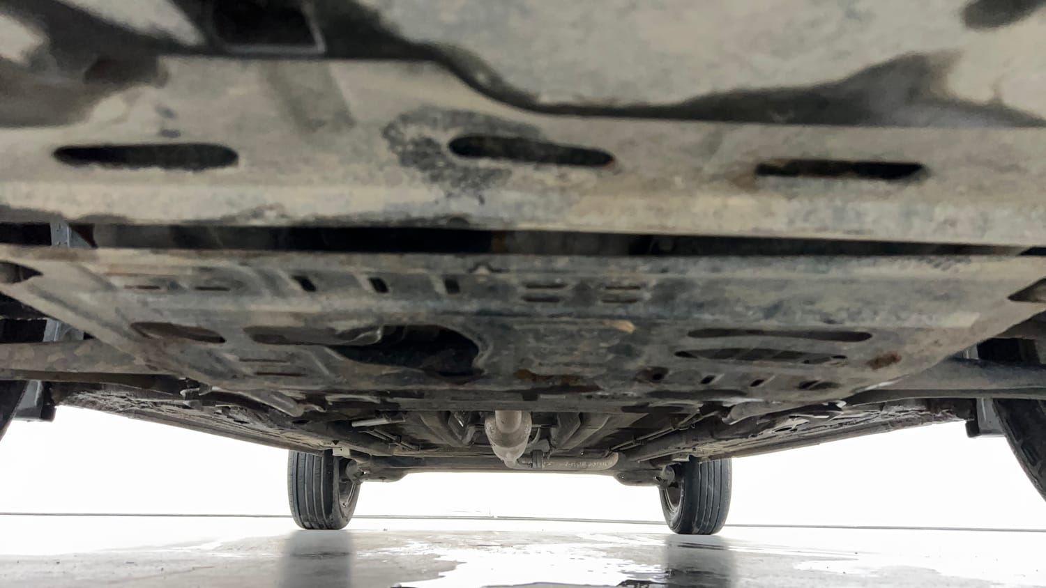 Used 2022 Renault Kiger RXZ Turbo CVT Petrol Automatic extra FRONT LEFT UNDERBODY VIEW