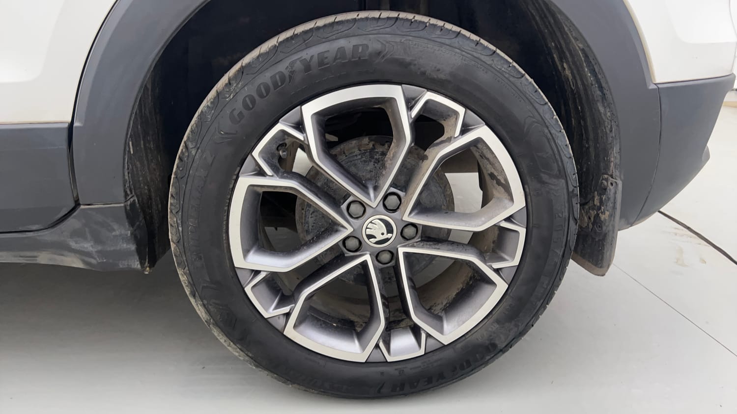 Used 2022 Skoda Kushaq Style 1.0L TSI AT Petrol Automatic tyres LEFT REAR TYRE RIM VIEW