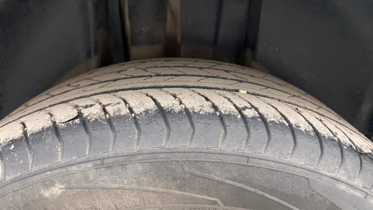 Used 2022 Skoda Kushaq Style 1.0L TSI AT Petrol Automatic tyres RIGHT REAR TYRE TREAD VIEW