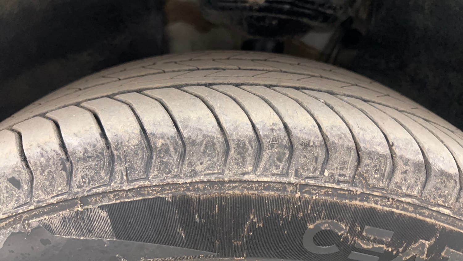 Used 2022 Skoda Kushaq Style 1.0L TSI AT Petrol Automatic tyres LEFT FRONT TYRE TREAD VIEW