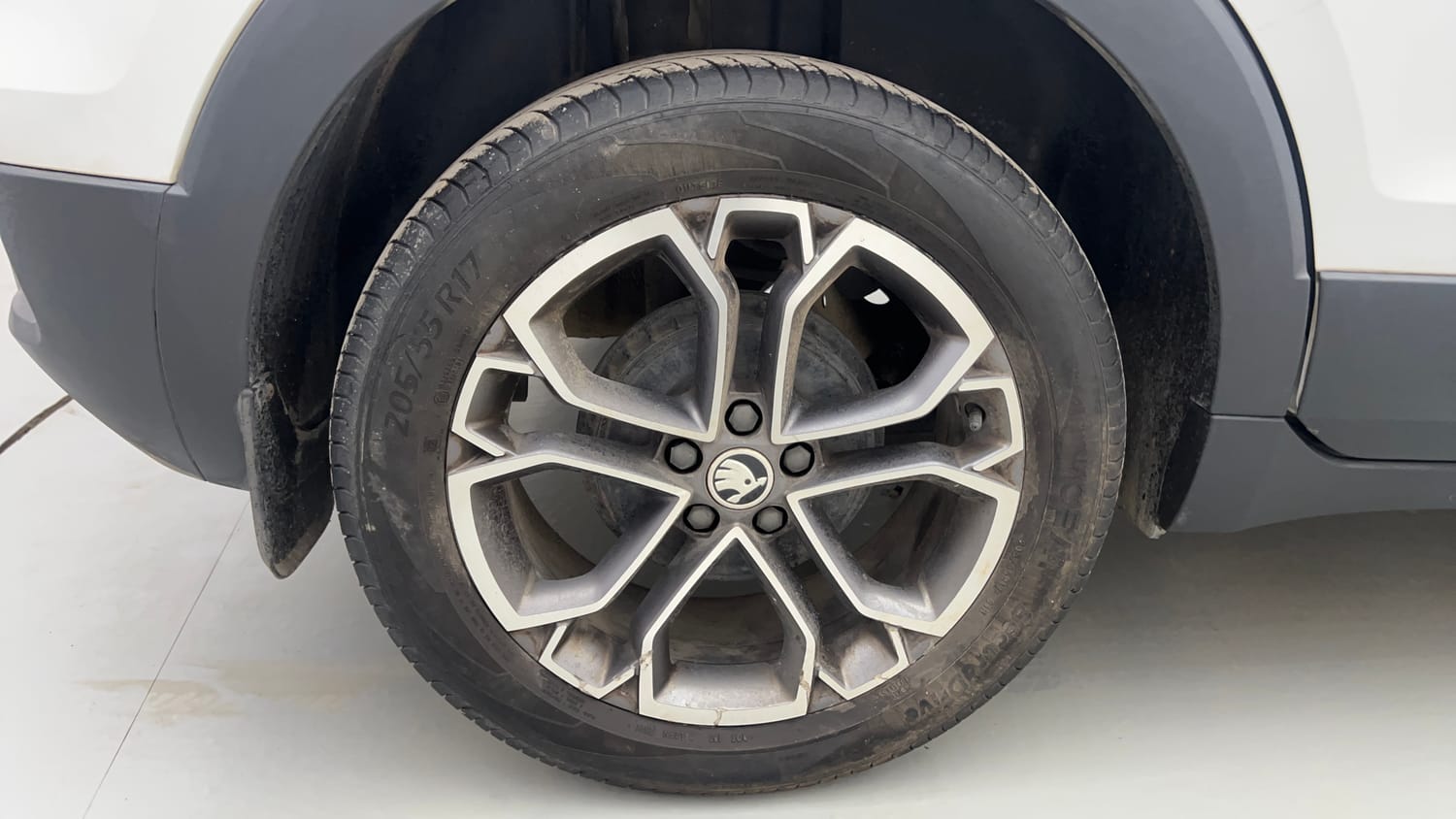 Used 2022 Skoda Kushaq Style 1.0L TSI AT Petrol Automatic tyres RIGHT REAR TYRE RIM VIEW