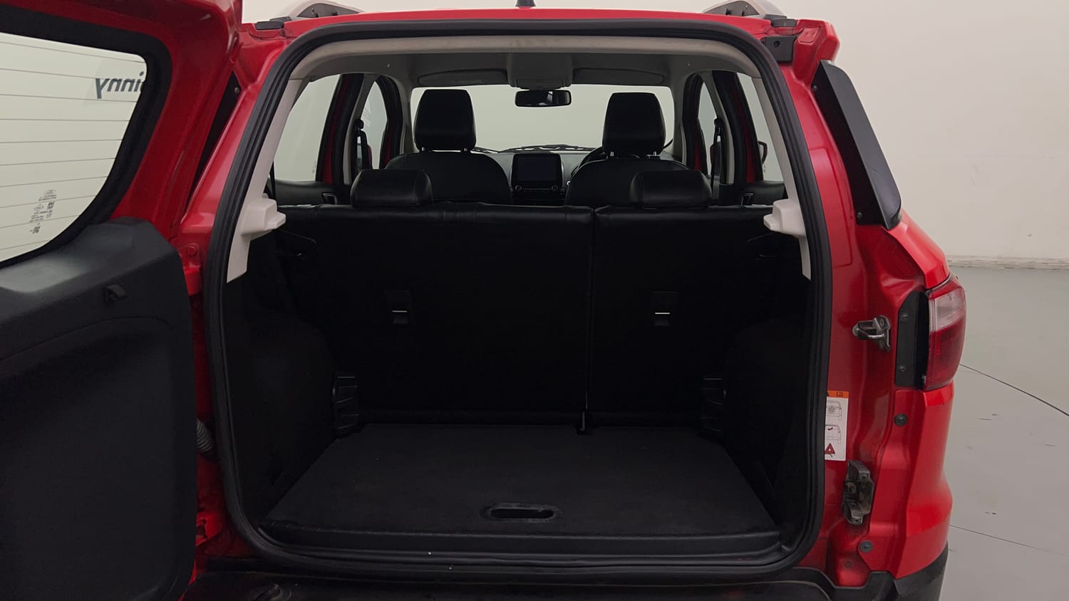 2018 Ford EcoSport Titanium + 1.5L Ti-VCT AT-25
