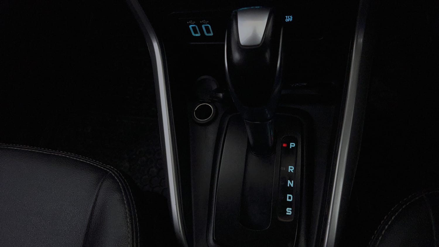 2018 Ford EcoSport Titanium + 1.5L Ti-VCT AT-16