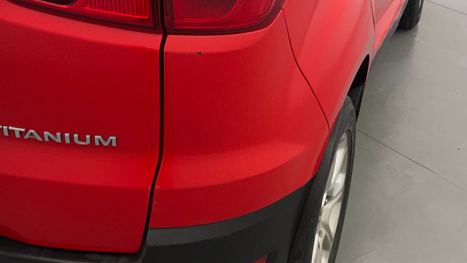 2018 Ford EcoSport Titanium + 1.5L Ti-VCT AT-53