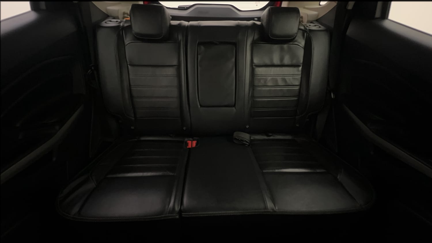 2018 Ford EcoSport Titanium + 1.5L Ti-VCT AT-23