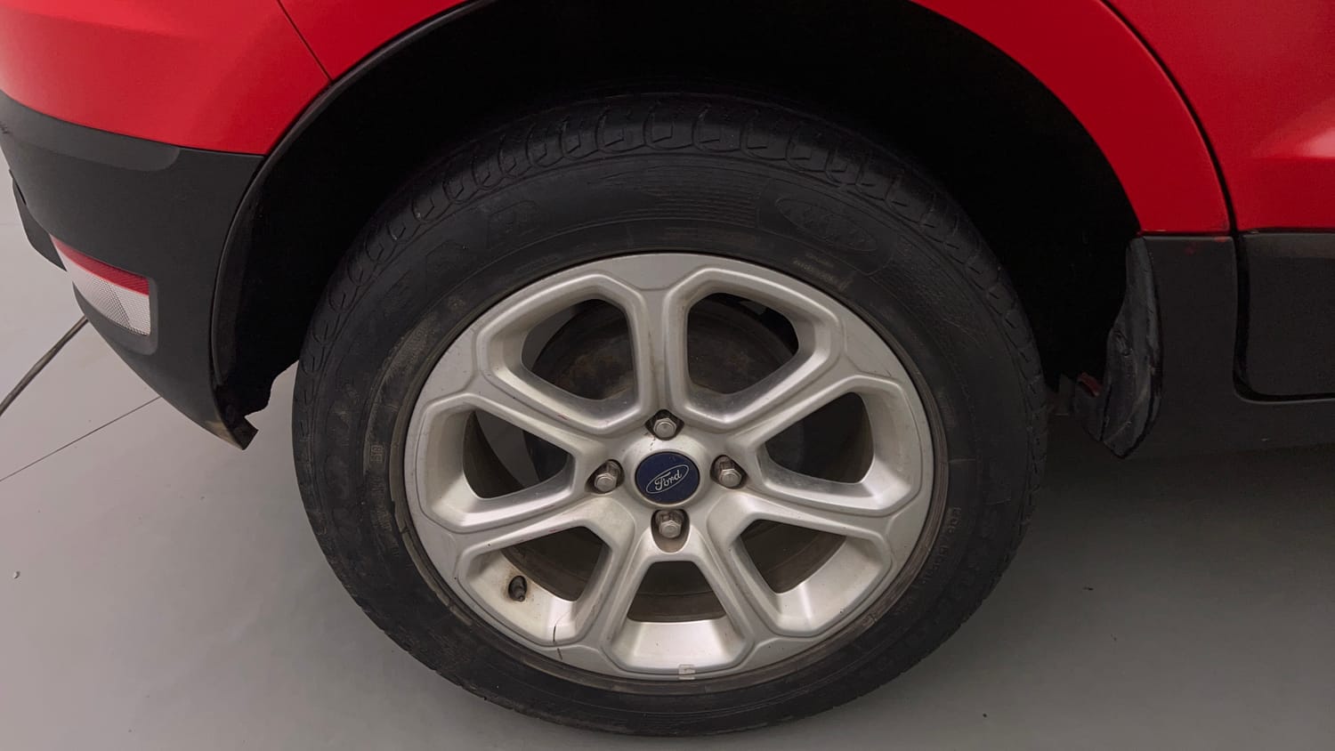 2018 Ford EcoSport Titanium + 1.5L Ti-VCT AT-33