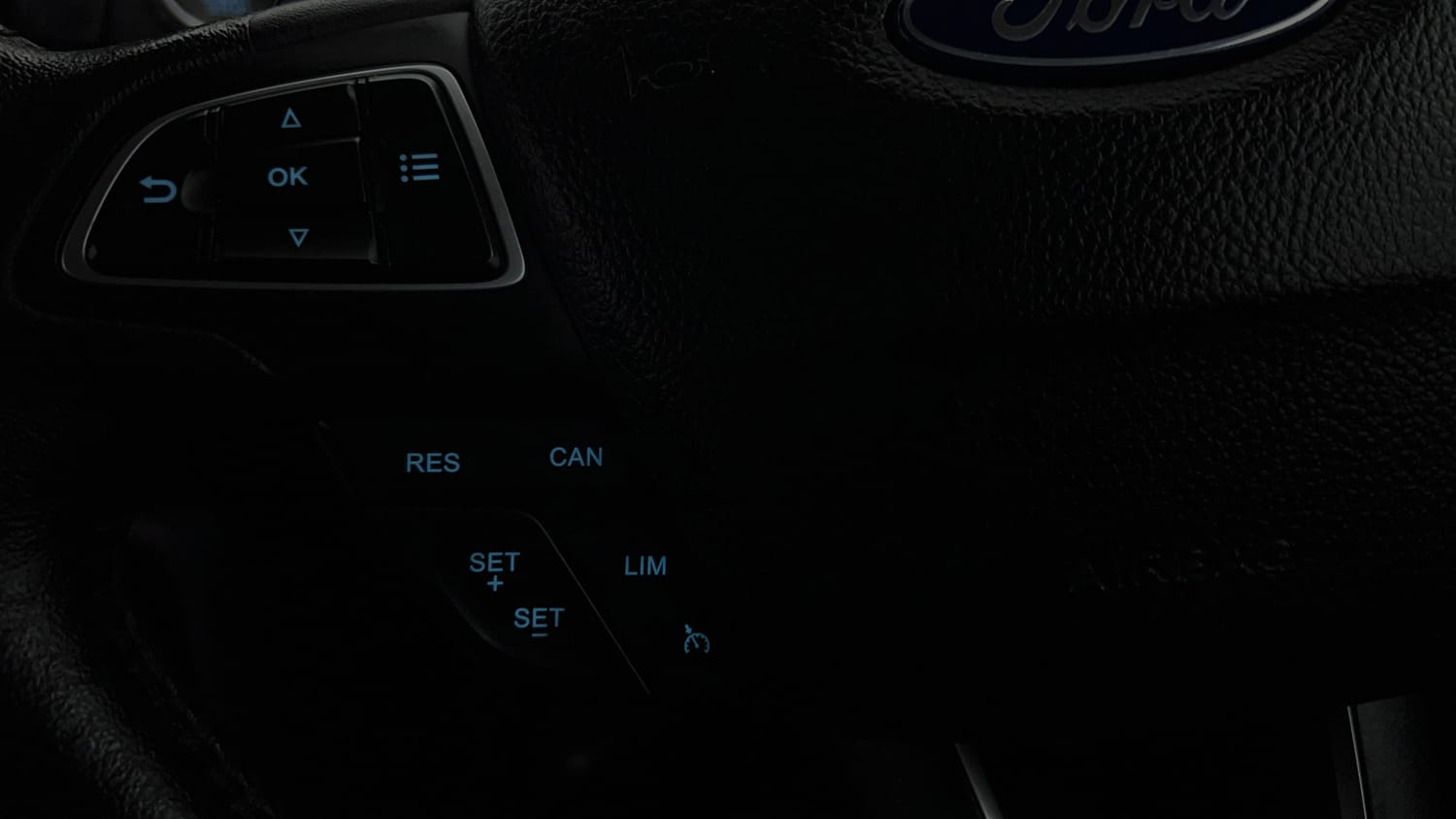 2018 Ford EcoSport Titanium + 1.5L Ti-VCT AT-41