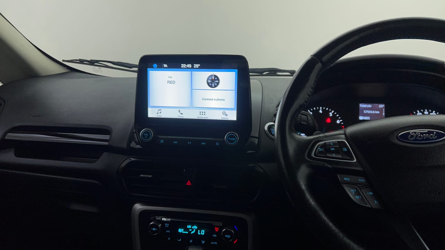 2018 Ford EcoSport Titanium + 1.5L Ti-VCT AT-44