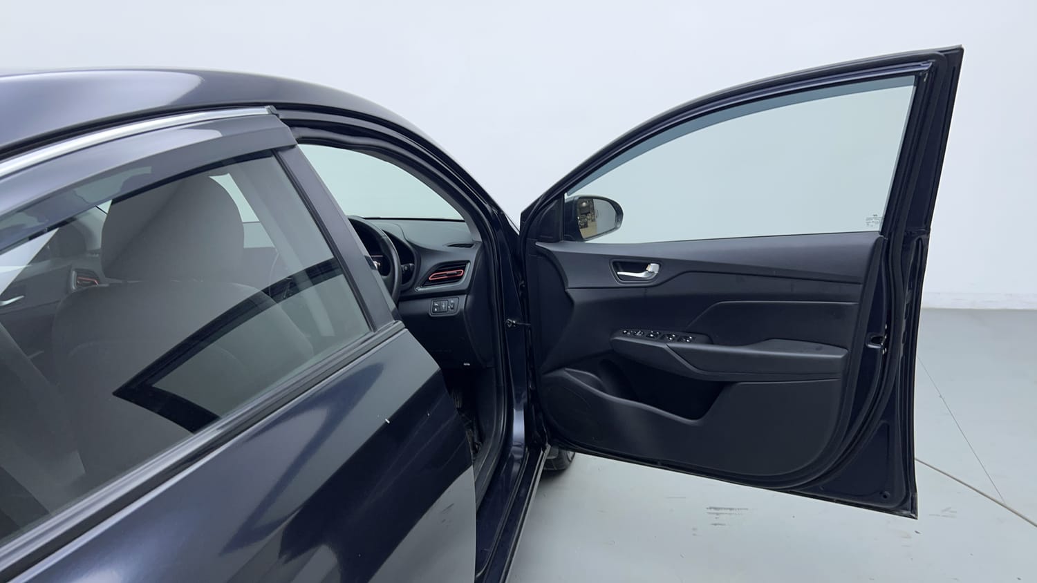 Used 2021 Hyundai Verna SX (O) 1.0 Turbo DCT Petrol Automatic interior RIGHT FRONT DOOR OPEN VIEW