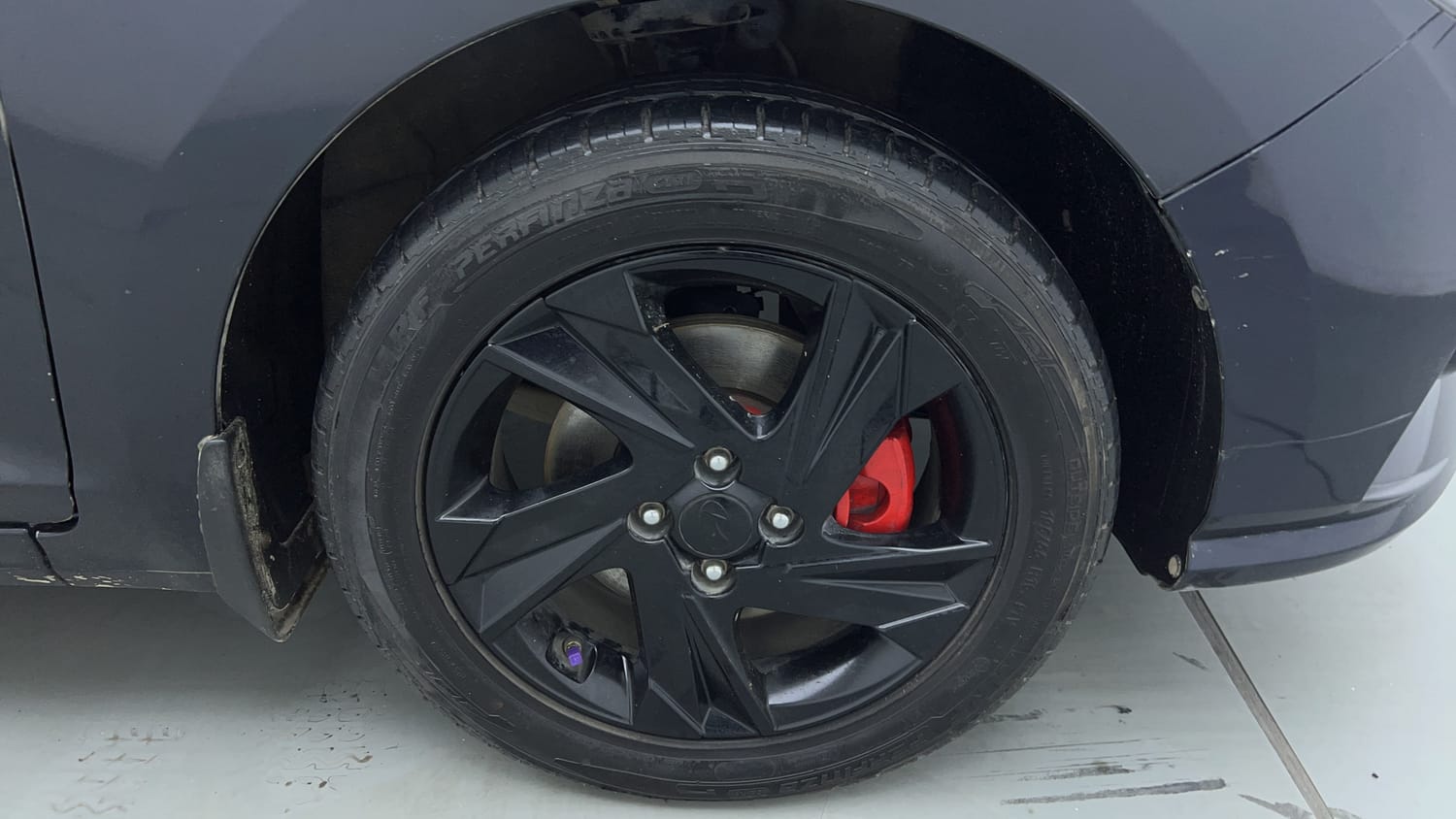 Used 2021 Hyundai Verna SX (O) 1.0 Turbo DCT Petrol Automatic tyres RIGHT FRONT TYRE RIM VIEW