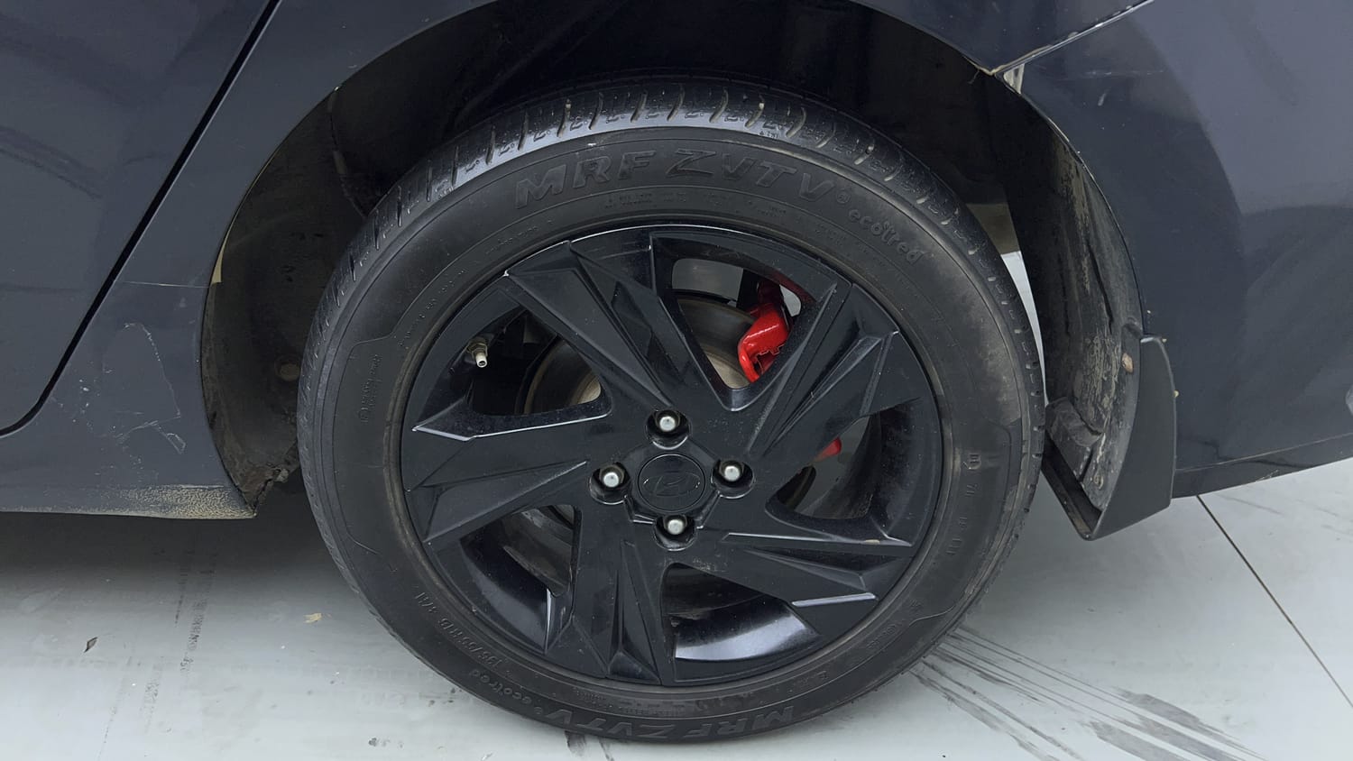 Used 2021 Hyundai Verna SX (O) 1.0 Turbo DCT Petrol Automatic tyres LEFT REAR TYRE RIM VIEW