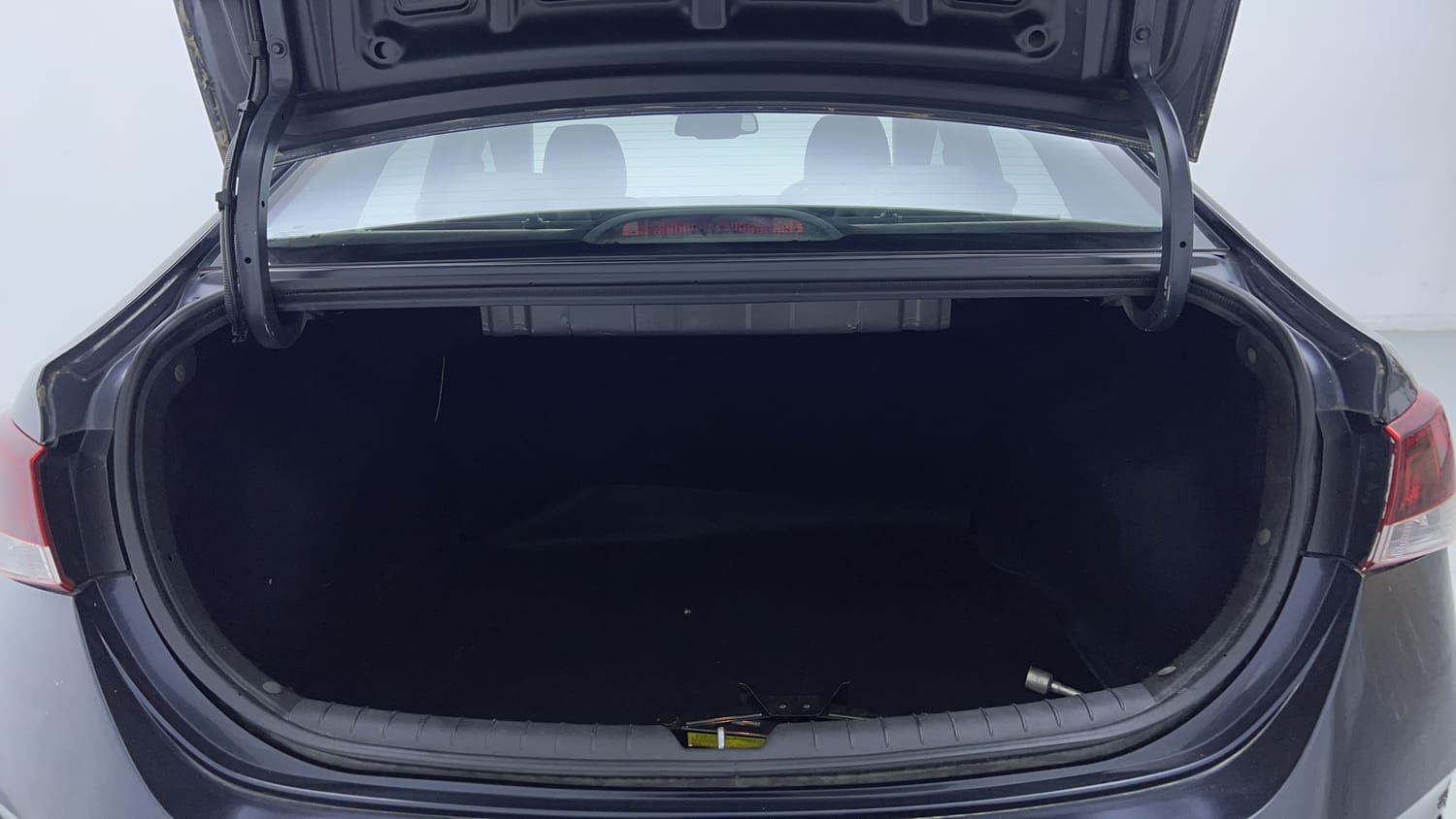 Used 2021 Hyundai Verna SX (O) 1.0 Turbo DCT Petrol Automatic interior DICKY INSIDE VIEW