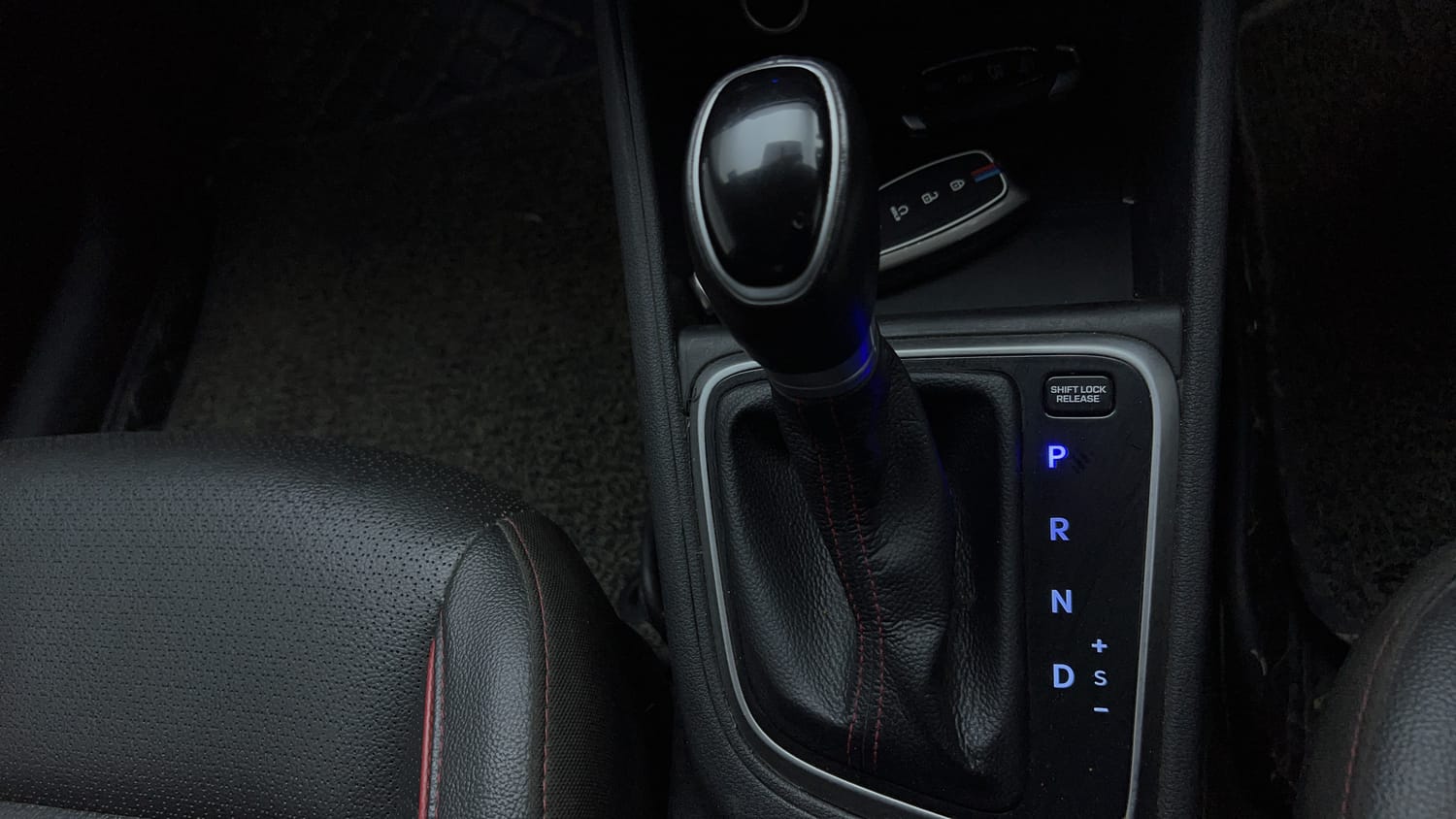 Used 2021 Hyundai Verna SX (O) 1.0 Turbo DCT Petrol Automatic interior GEAR  KNOB VIEW
