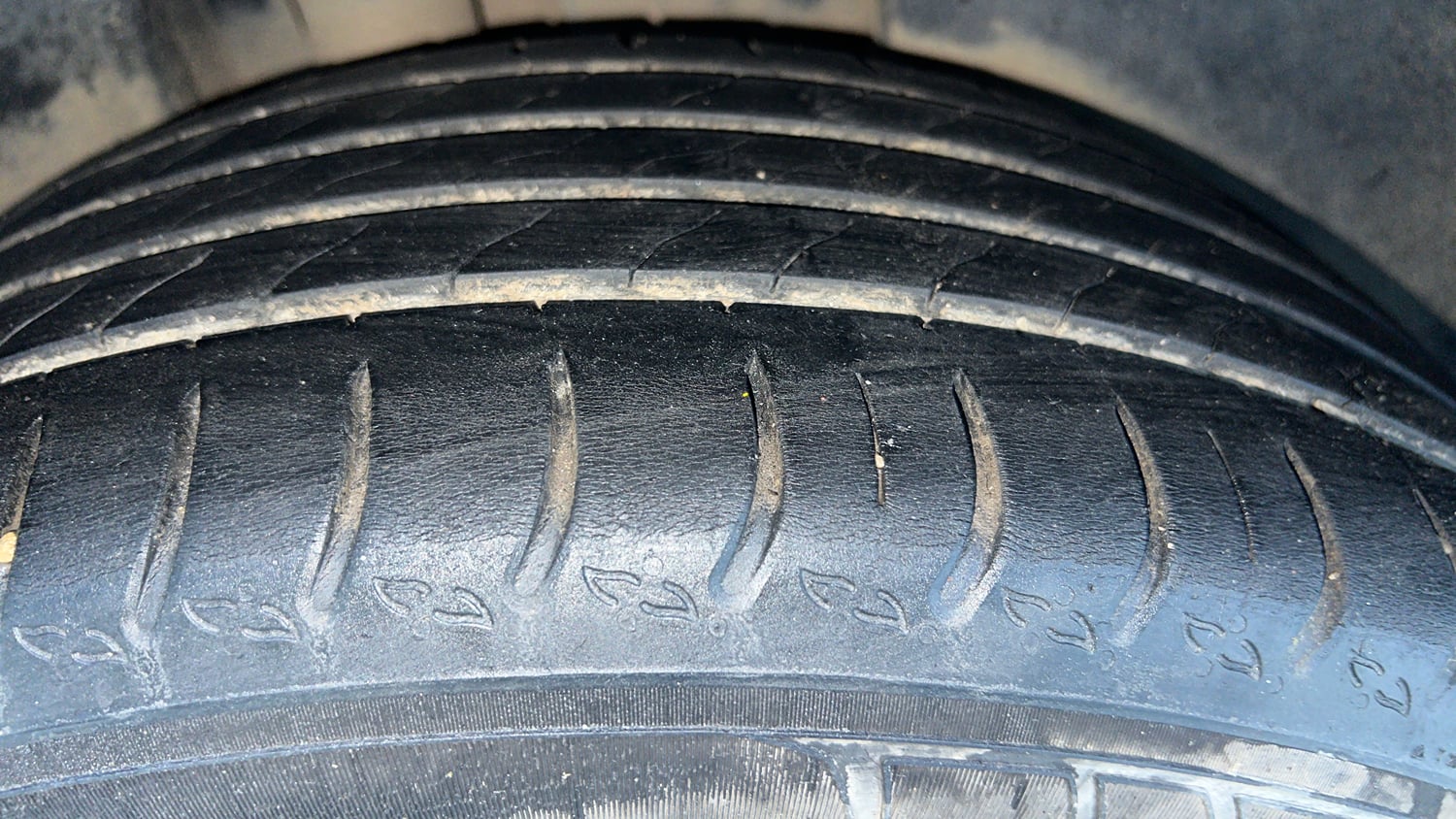 Used 2022 Skoda Kushaq Style 1.5L TSI MT Petrol Manual tyres RIGHT REAR TYRE TREAD VIEW