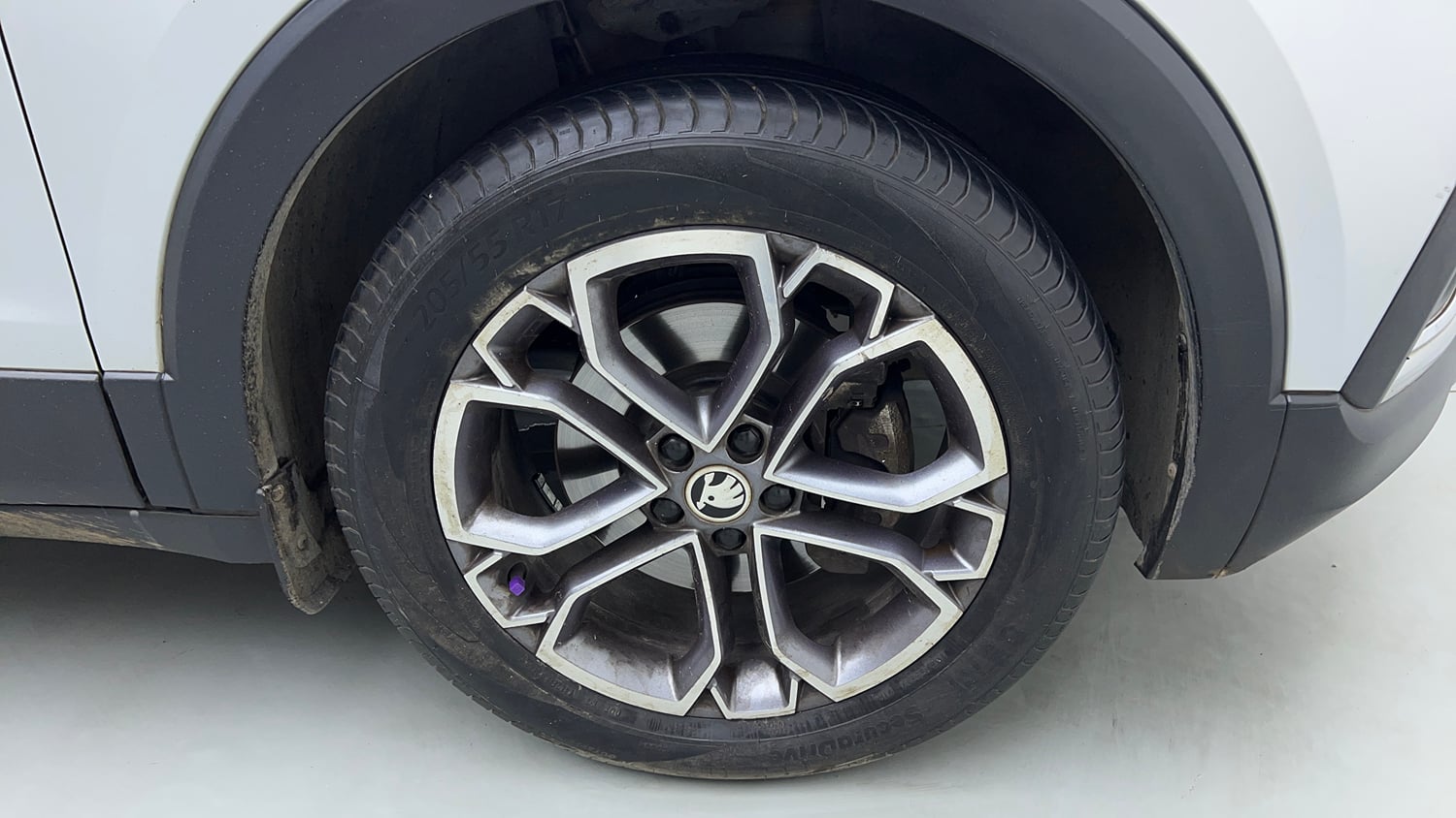 Used 2022 Skoda Kushaq Style 1.5L TSI MT Petrol Manual tyres RIGHT FRONT TYRE RIM VIEW