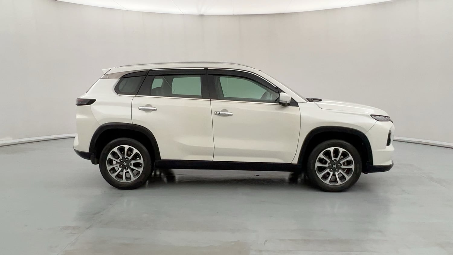 Used 2023 Maruti Suzuki Grand Vitara Alpha Plus Intelligent Hybrid eCVT Hybrid Automatic exterior RIGHT SIDE VIEW
